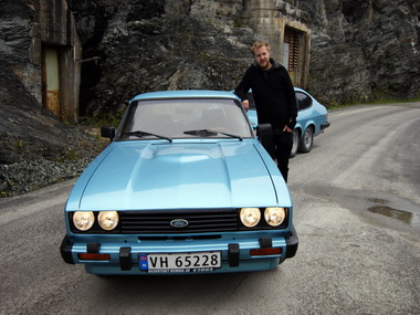 Per Arne Ytterdahl aus Norwegen mit seinem selbst umgebauten Capri zum top Wohnwagen. <br>
Per Arne Ytterdahl from Norway with his self converted Capri to a top trailer